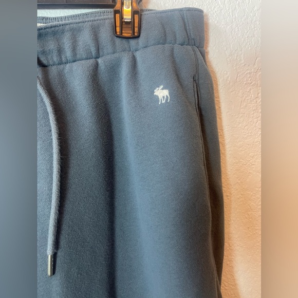 Abercrombie and Fitch men’s joggers size L - Picture 3 of 8